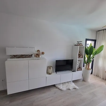 Διαμέρισμα Beautiful New In Εστεπόνα